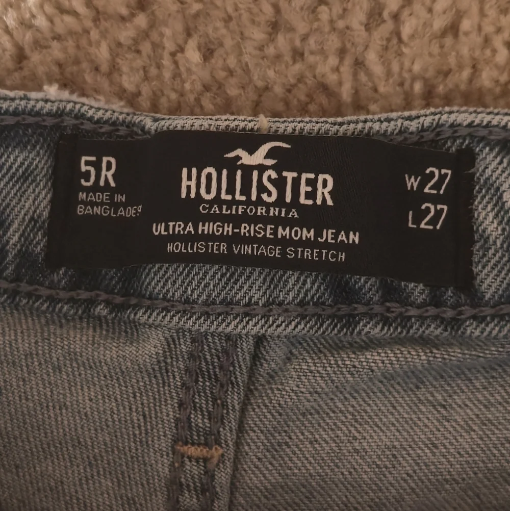 Hollister Smiley Face  Distressed Mom Jeans 27 / 27 - Picture 8 of 8